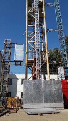 একক মাস্ট বিল্ডিং উপাদান লিফট 21m / মিনিট বহিরাগত নির্মাণ লিফট
