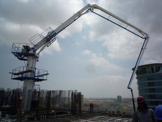 ভালো দাম স্টেশনারি 5.5kw 17m স্পাইডার বুম কংক্রিট পাম্প টাওয়ার ক্রেনের জন্য অনলাইন